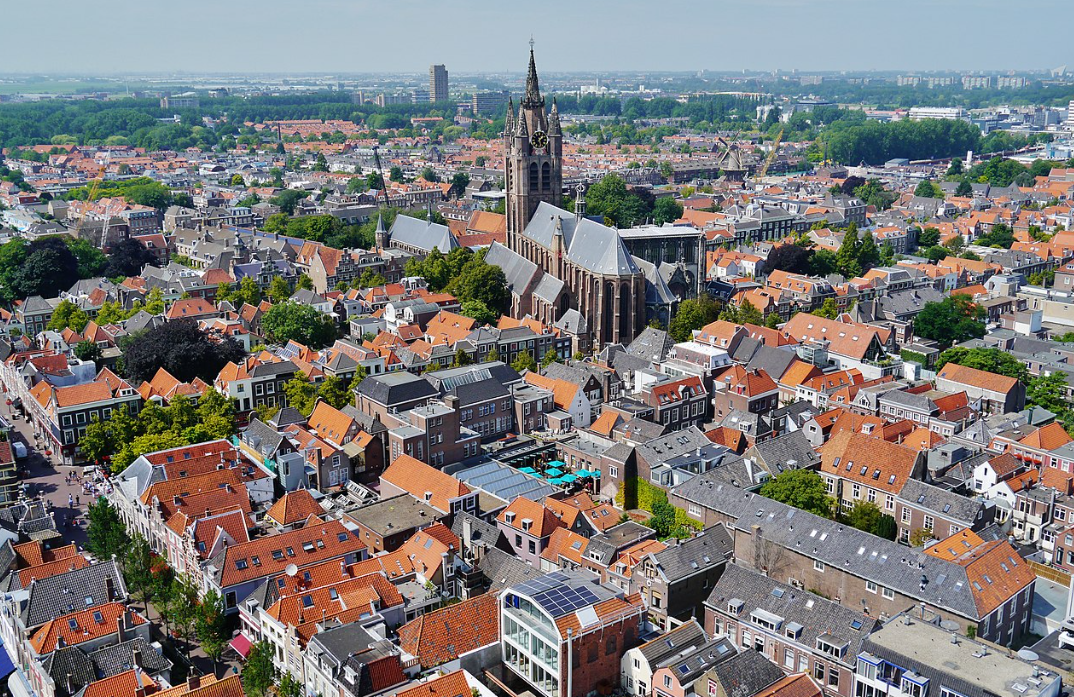Delft met Oude Kerk.