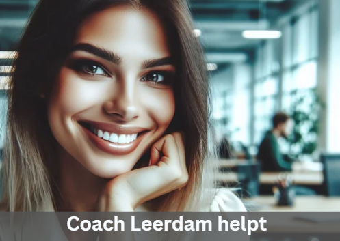 Vrouw in kantoor weet dat coach Leerdam helpt.