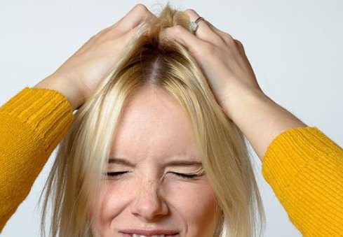 strakke hoofdhuid door stress oorzaak aanpakken op een manier die wél werkt